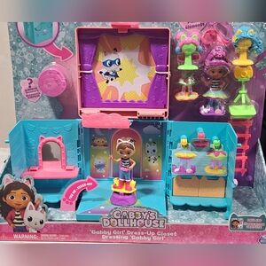 Dreamwork's Gabby Dollhouse 'Gabby Girl' Dress-Up Closet. Dressing Gabby Girl
